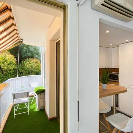아파트 Charming Flat With Balcony In Juan Les Pins *